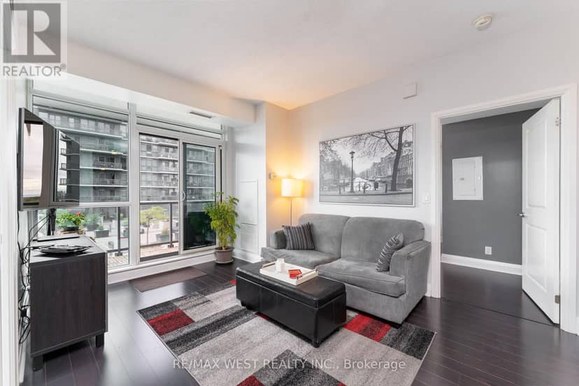 710 - 1185 The Queensway — photo 2 of 40
