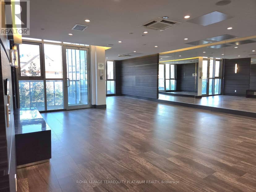 502 - 9471 Yonge Street — photo 29 of 38