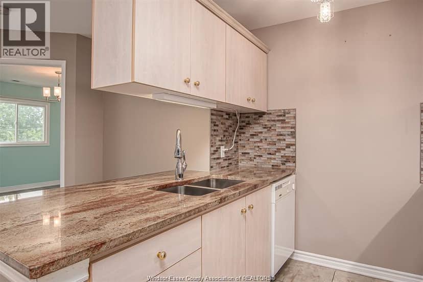 1535 Grand Marais ROAD West Unit# 305 — photo 5 of 13
