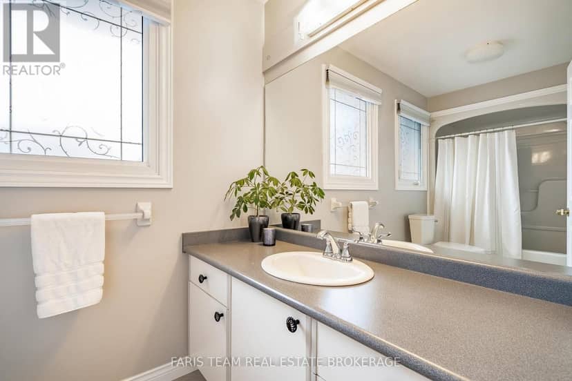 4 O'Shaughnessy Crescent — photo 20 of 30