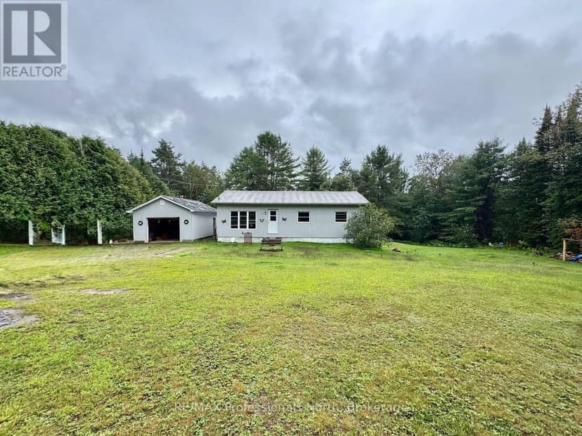 2584 Contau Lake Road, Highlands East, photo 2