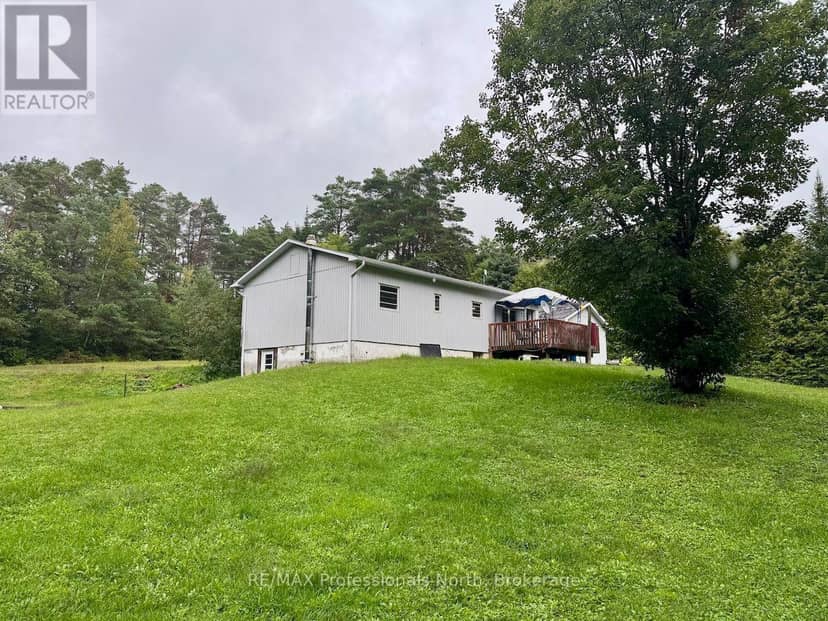 2584 Contau Lake Road, Highlands East, photo 6