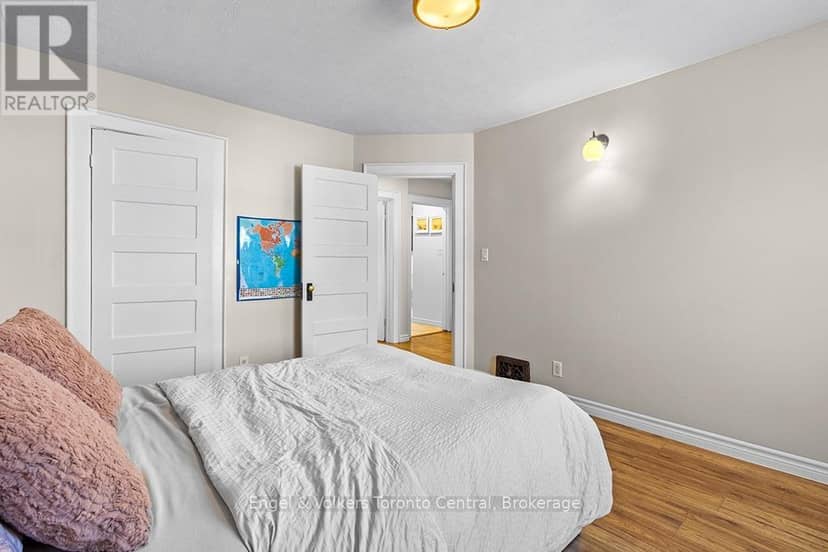 484 2nd Avenue E — photo 22 of 40