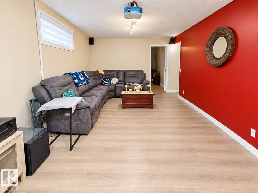 15135 43 ST NW — photo 9 of 17