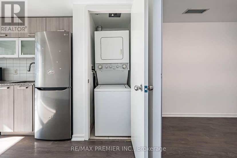 808 - 68 Abell Street — photo 20 of 40