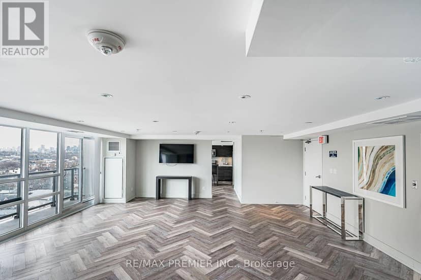 808 - 68 Abell Street — photo 27 of 40