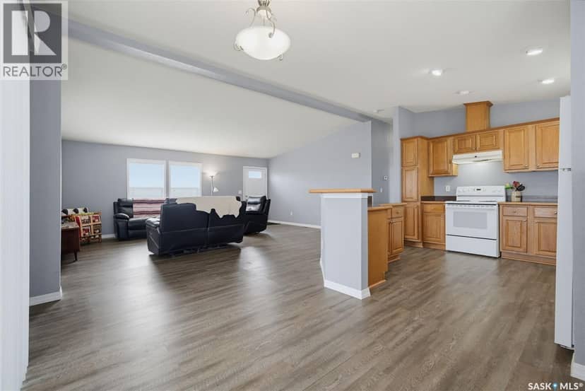 13 401 Railway AVENUE — photo 8 of 40