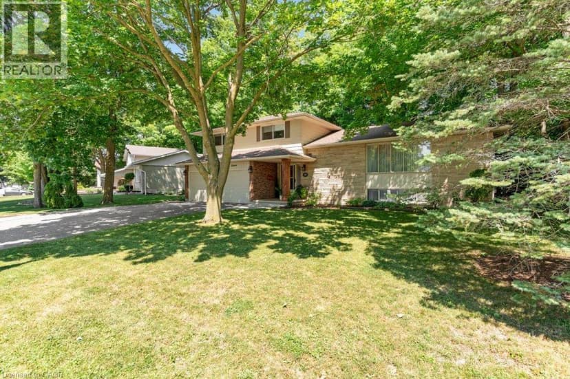 11 GREY OWL Drive — photo 2 of 40