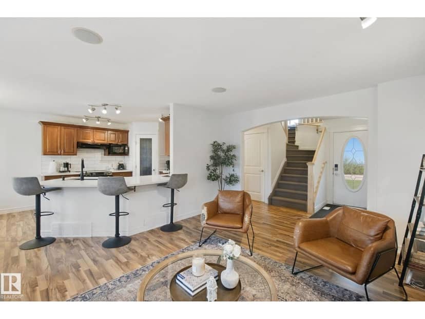 4113 158 AV NW — photo 10 of 40