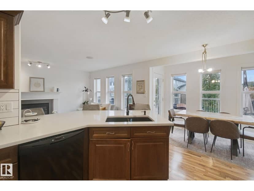4113 158 AV NW — photo 14 of 40