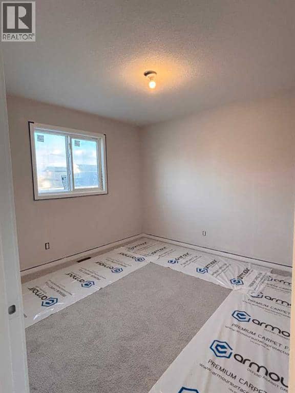 147 Vantage Crescent SW — photo 14 of 17