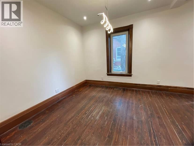 245 LOWTHER Street S — photo 15 of 40