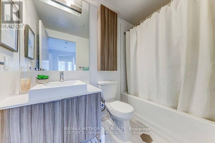 605 - 68 Shuter Street — photo 20 of 31