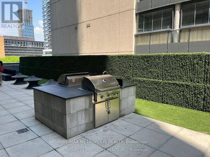 605 - 68 Shuter Street — photo 24 of 31