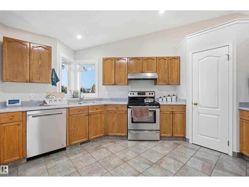 1737 Kensit Pl NW — photo 14 of 40