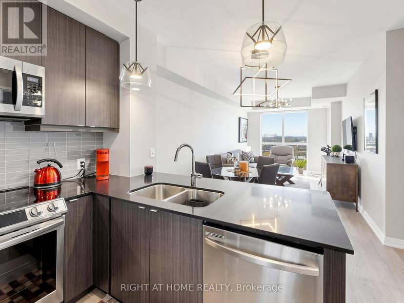 607 - 50 Thomas Riley Road — photo 13 of 40