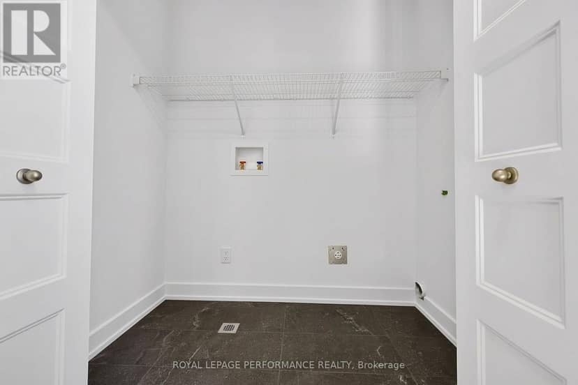 2400 Gray Crescent — photo 26 of 40