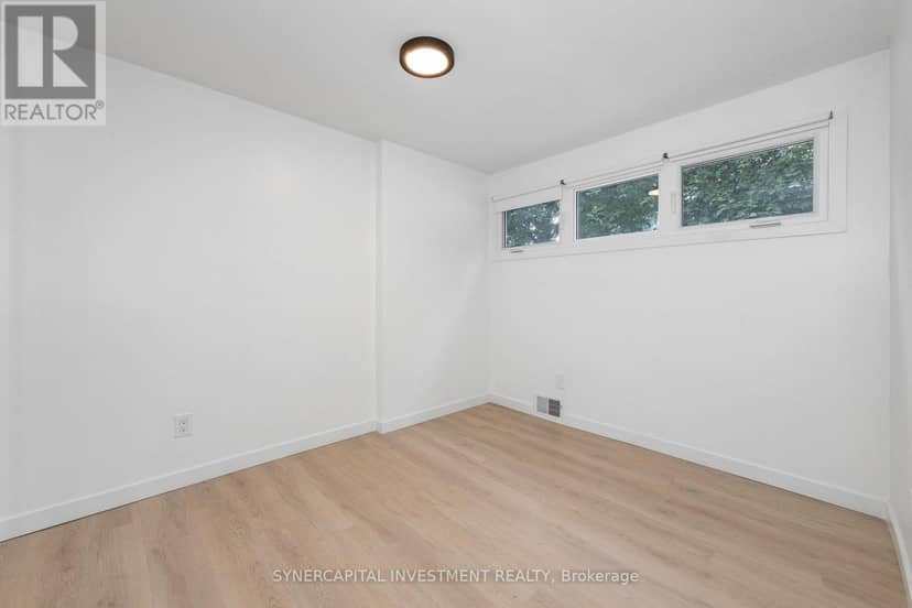 50 Tybalt Crescent — photo 23 of 33
