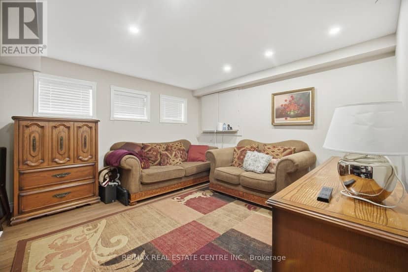 19 Amberdale Court — photo 27 of 37