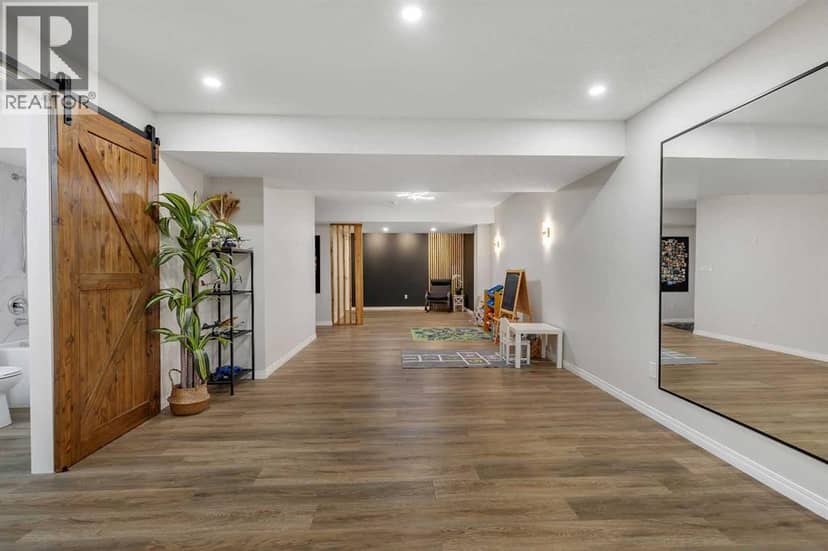 177 Yorkville Manor SW — photo 21 of 31