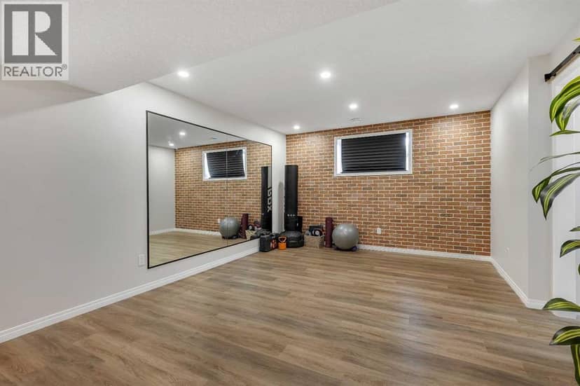 177 Yorkville Manor SW — photo 19 of 31