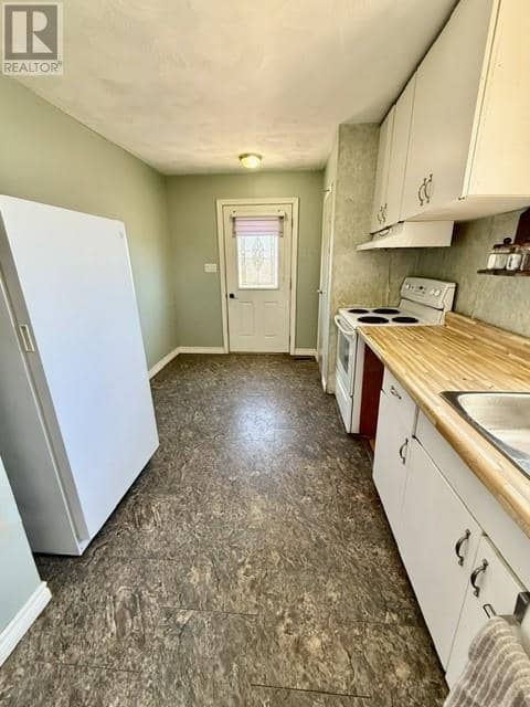 14 Cutler Avenue — photo 19 of 40