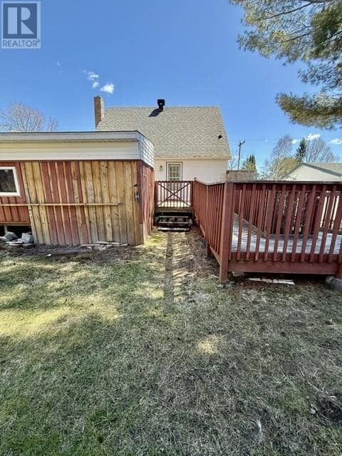 14 Cutler Avenue — photo 9 of 40