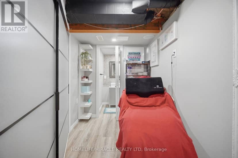 33 Klemscott Road — photo 36 of 40