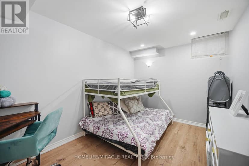 33 Klemscott Road — photo 34 of 40