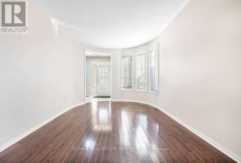 3696 Waterfall Crescent — photo 10 of 40