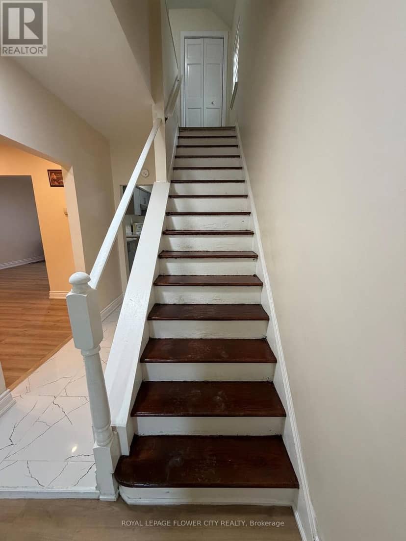 36 St Georges Avenue E — photo 8 of 14