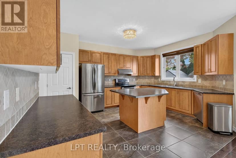 2632 Watermusic Bay Crescent — photo 11 of 40