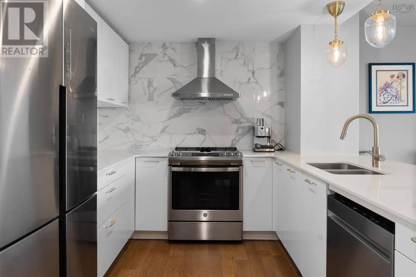 702 1 Prince Street — photo 17 of 39