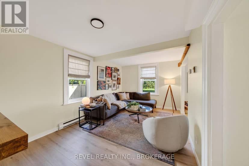 637 Collins Bay Road — photo 10 of 40