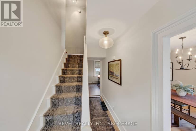 637 Collins Bay Road, Kingston, photo 3