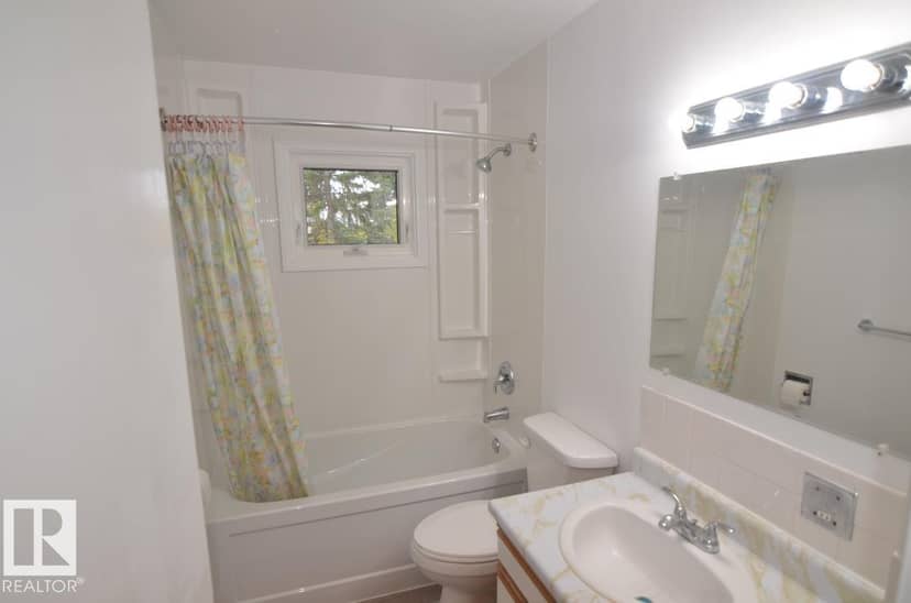 4915 53 AV — photo 17 of 26
