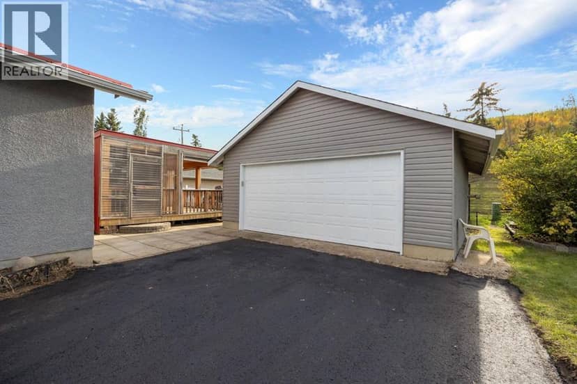 67 Alberta Drive, Fort McMurray, photo 2