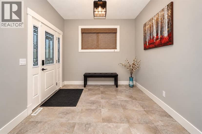 108 Kinniburgh Close, Chestermere, photo 2