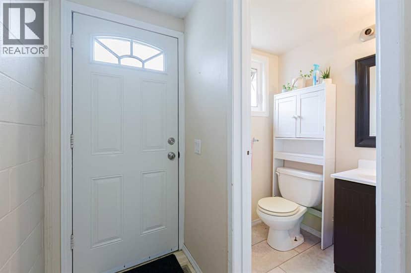5412 14 Avenue SE — photo 13 of 29