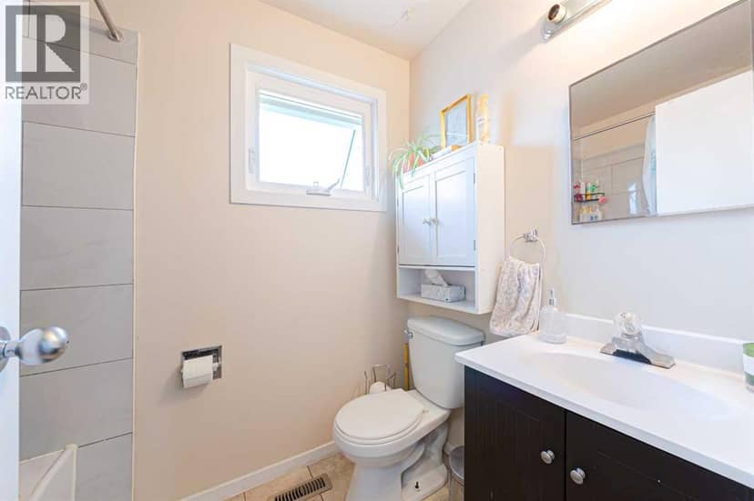 5412 14 Avenue SE — photo 21 of 29