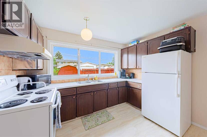 5412 14 Avenue SE — photo 9 of 29