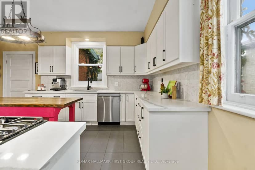 44 James Street W — photo 23 of 40