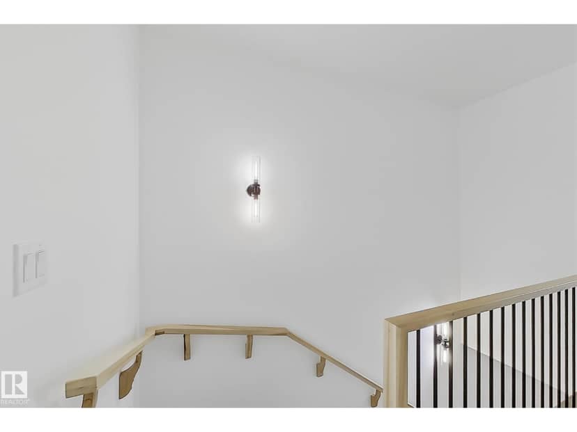 4215 63 ST — photo 16 of 34
