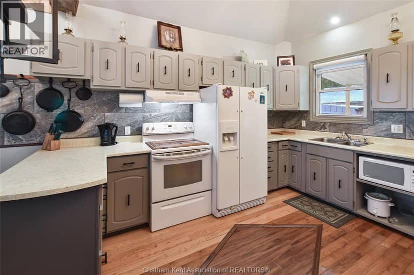 36 Talbot STREET — photo 14 of 40