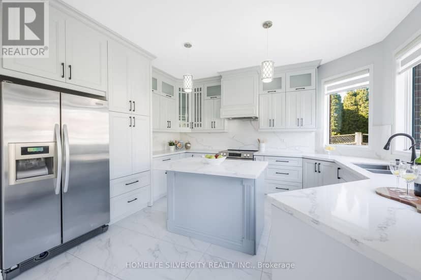 25 Van Hoof Crescent — photo 18 of 40