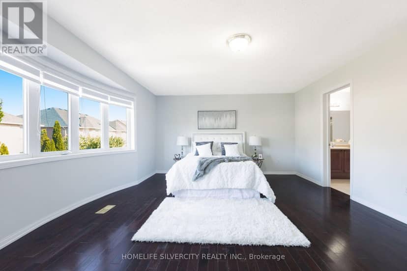 25 Van Hoof Crescent — photo 30 of 40