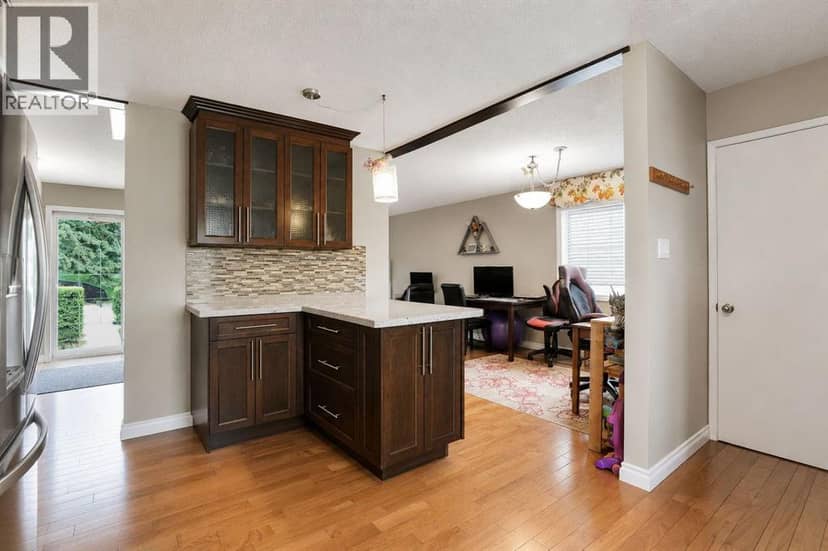 5748 Dalmead Crescent NW — photo 15 of 40