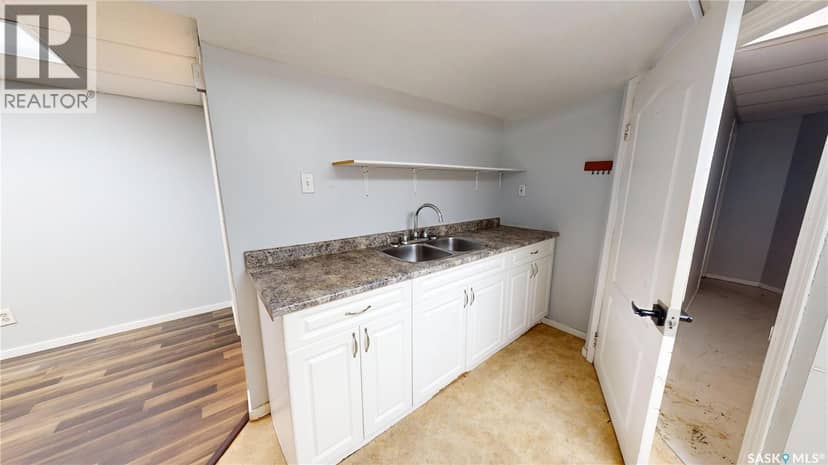 4 Carleton DRIVE — photo 18 of 36