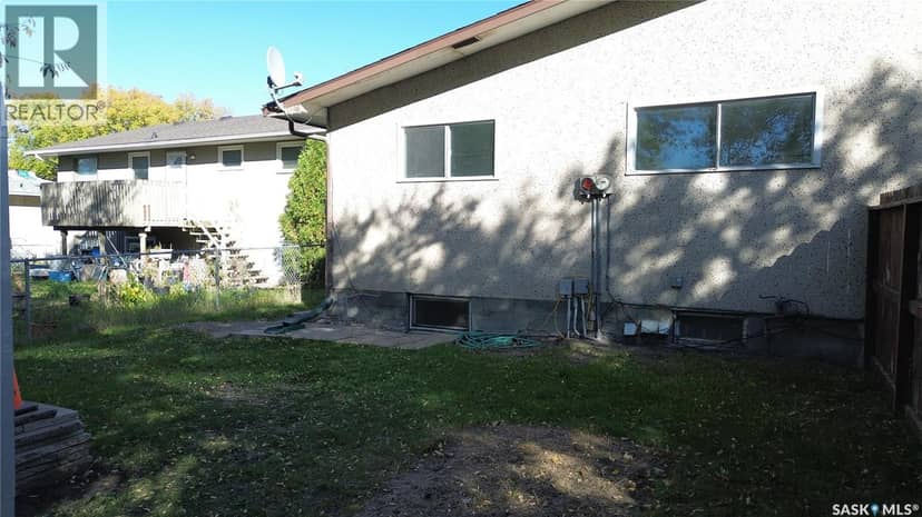 4 Carleton DRIVE — photo 32 of 36