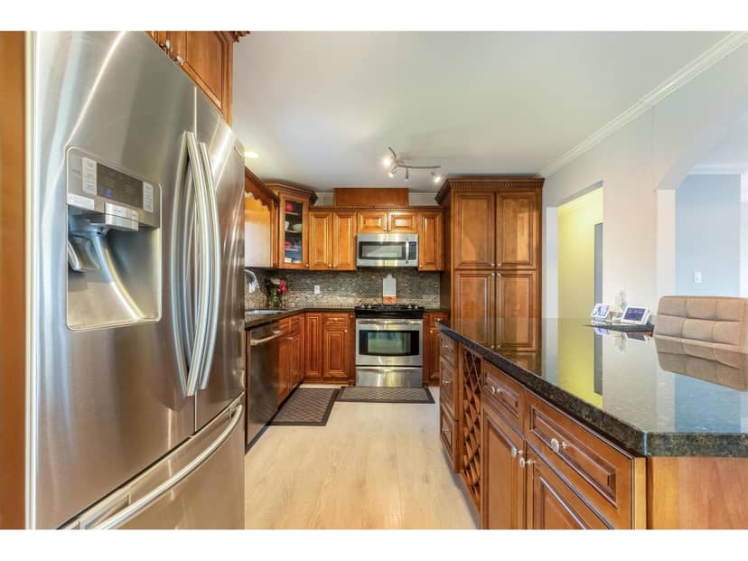 14917 92 AVENUE, Surrey, photo 2